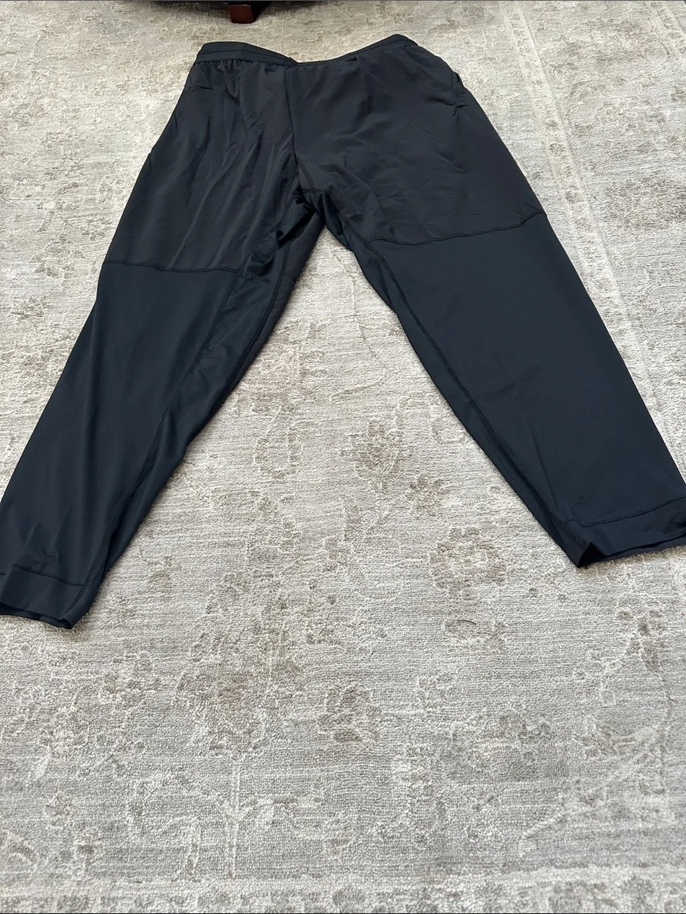 Nike Men’s Large BlackYoga pantswith Reflective Swoosh. NWT’s.